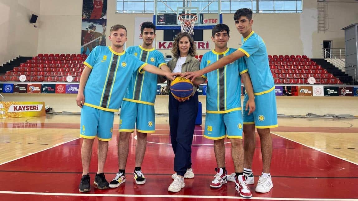 Okul Basketbol Takımımız 3'e 3 Basketbol Türkiye Şampiyonası'nda İkinci Oldu.